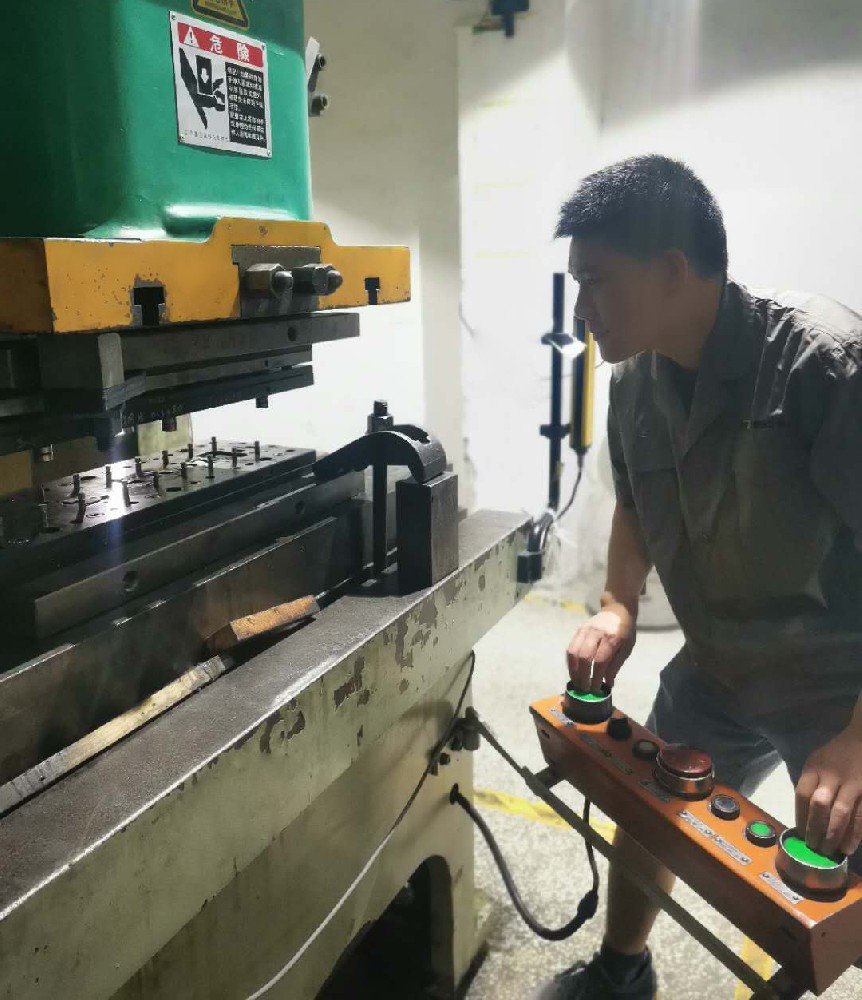 精密五金沖壓廠詳細解說，沖壓加工車間都需要什么？